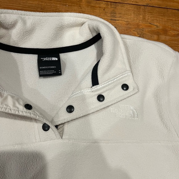 (307) —NORTH FACE JACKET— - Picture 2 of 8